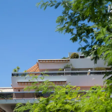 شقة فندقية Pierre & La Rostagne 3*