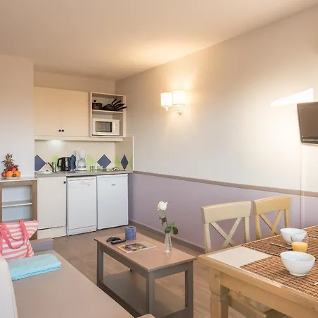 Hotel apartamentowy Pierre & La Rostagne 3*