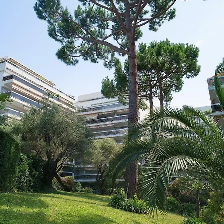 Pierre & La Rostagne Hotel apartamentowy Juan-les-Pins