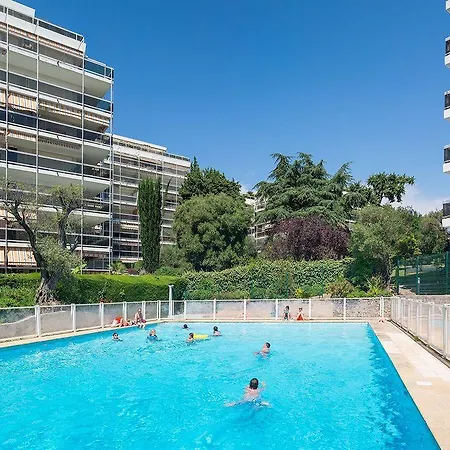 Pierre & La Rostagne Lejlighedshotel 3*